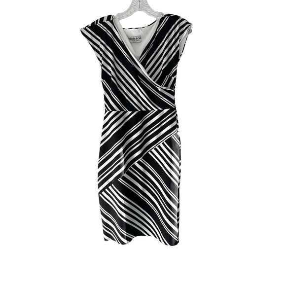 Chiara Boni La Petite Robe Black White V-Neck Slimming Shift Dress Size Medium‎ - Picture 1 of 10
